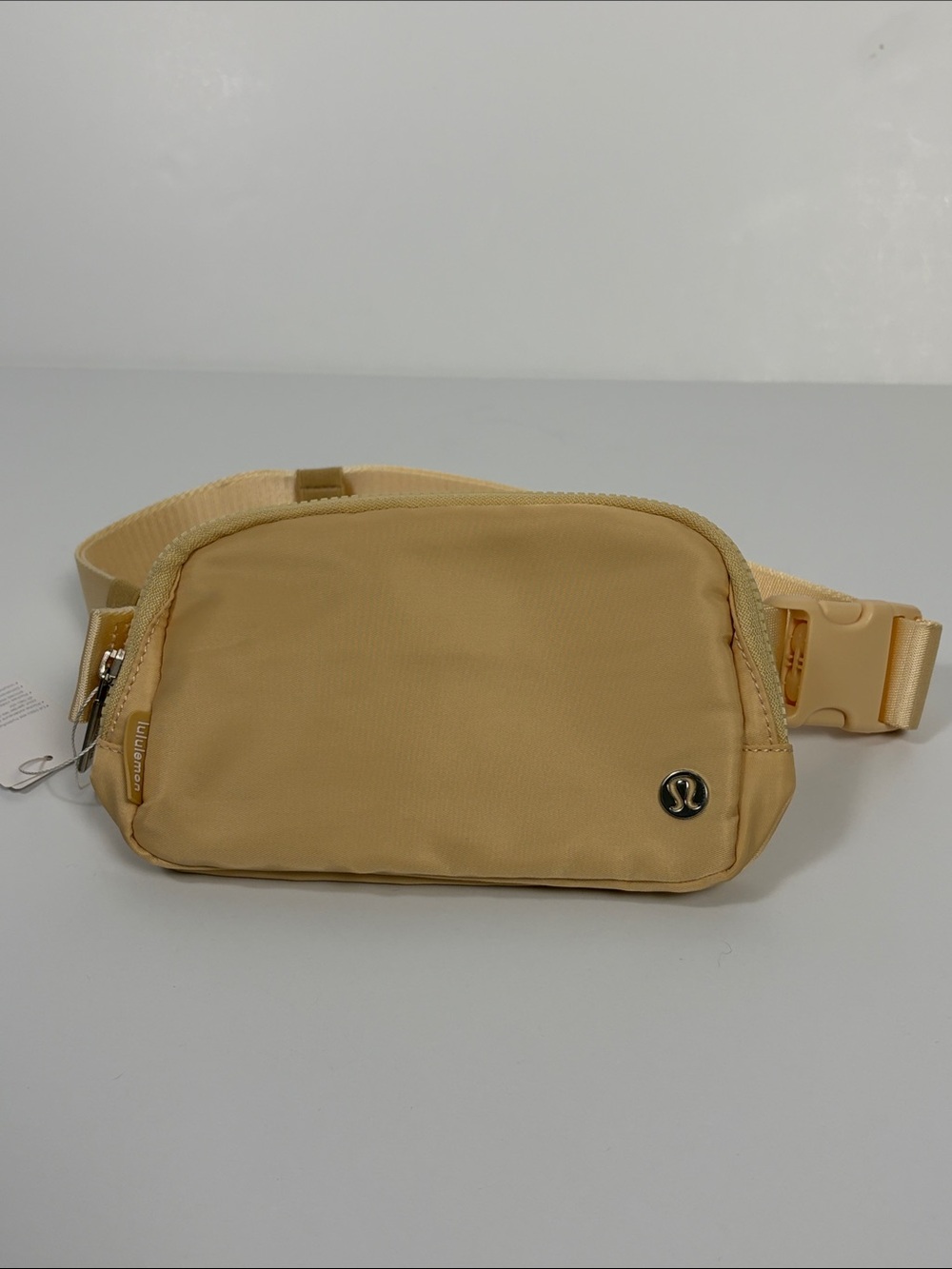 Lululemon Athletica Tan Khaki Everywhere Belt Bag Nylon NWT Adjustable Strap